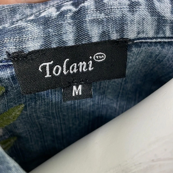 TOLANI Embroidered Long Sleeve Distressed Chambray Button Down Shirt Medium - Picture 5 of 7